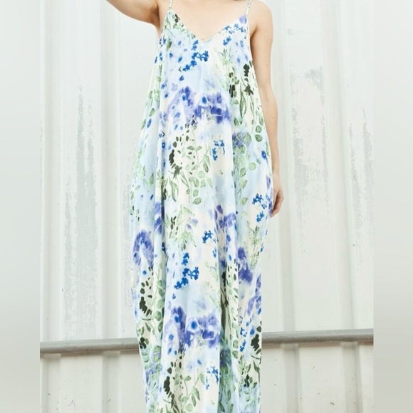 Love Stitch Dresses & Skirts - NWT Love Stitch Watercolor Floral Blue and Green Sleeveless Maxi Dress Size S/M